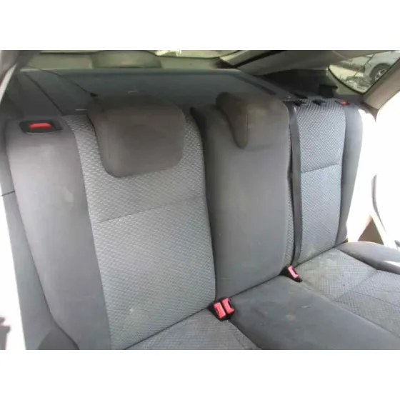 FORD FOCUS BERLINA (CAP) '2005 AMBIENTE (D) PLATA