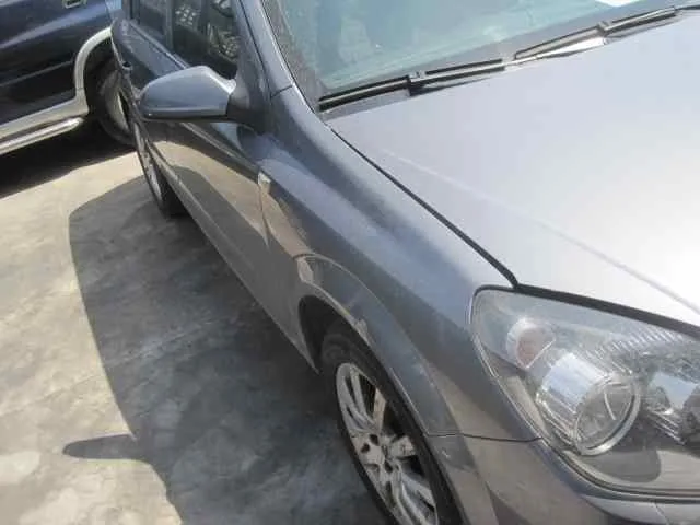 OPEL ASTRA H BERLINA OPEL ASTRA H BERLINA '2005 COSMO GRIS 2004