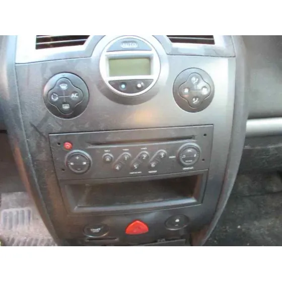 RENAULT MEGANE II BERLINA 5P '2007 CONFORT DYNAMIQUE ROJO