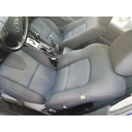 MAZDA 3 BERLINA (BK) '2005 1.6 16V CAT AZUL