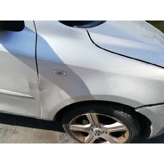 MAZDA 2 BERLINA (DY) '2006 1.4 DIESEL CAT GRIS