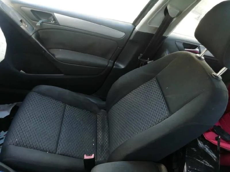 VOLKSWAGEN GOLF VI (5K1) '2010 ADVANCE NEGRO