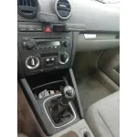 AUDI A3 SPORTBACK (8P) AUDI A3 SPORTBACK (8P) '2005 1.6 FSI ATTRACTION NEGRO 2004