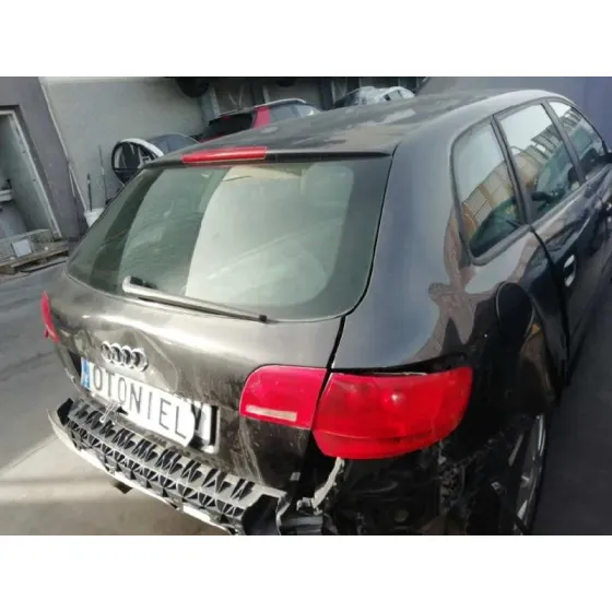 AUDI A3 SPORTBACK (8P) '2005 1.6 FSI ATTRACTION NEGRO