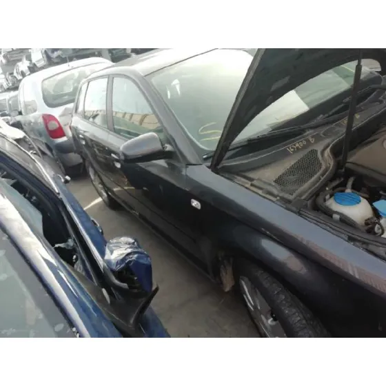 AUDI A3 SPORTBACK (8P) '2005 1.6 FSI ATTRACTION NEGRO