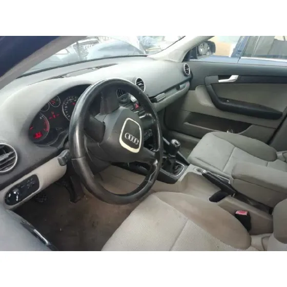 AUDI A3 SPORTBACK (8P) '2005 1.6 FSI ATTRACTION NEGRO