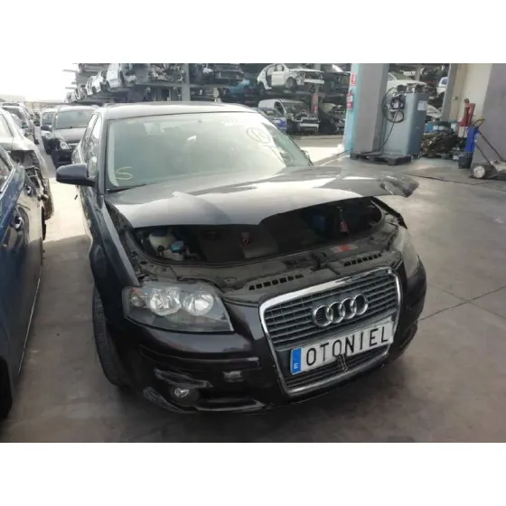 AUDI A3 SPORTBACK (8P) '2005 1.6 FSI ATTRACTION NEGRO