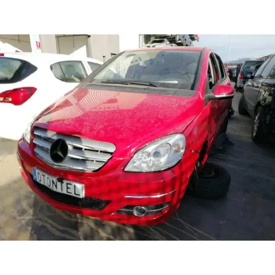 MERCEDES CLASE B (W245) '2010 180 CDI (245.207) ROJO