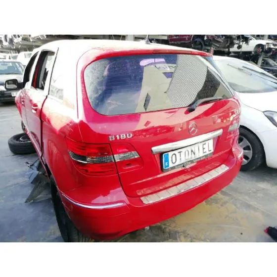 MERCEDES CLASE B (W245) '2010 180 CDI (245.207) ROJO