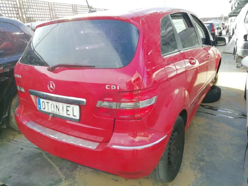 MERCEDES CLASE B (W245) '2010 180 CDI (245.207) ROJO
