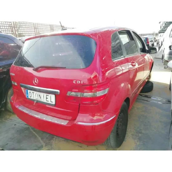 MERCEDES CLASE B (W245) '2010 180 CDI (245.207) ROJO