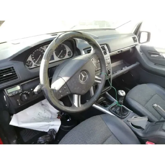 MERCEDES CLASE B (W245) '2010 180 CDI (245.207) ROJO
