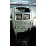 RENAULT CLIO II FASE II (B/CB0) RENAULT CLIO II FASE II (B/CB0) '2003 AUTHENTIQUE PLATA 2001