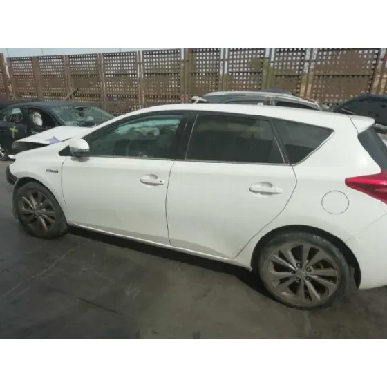 TOYOTA AURIS '2014 HYBRID ACTIVE BLANCO