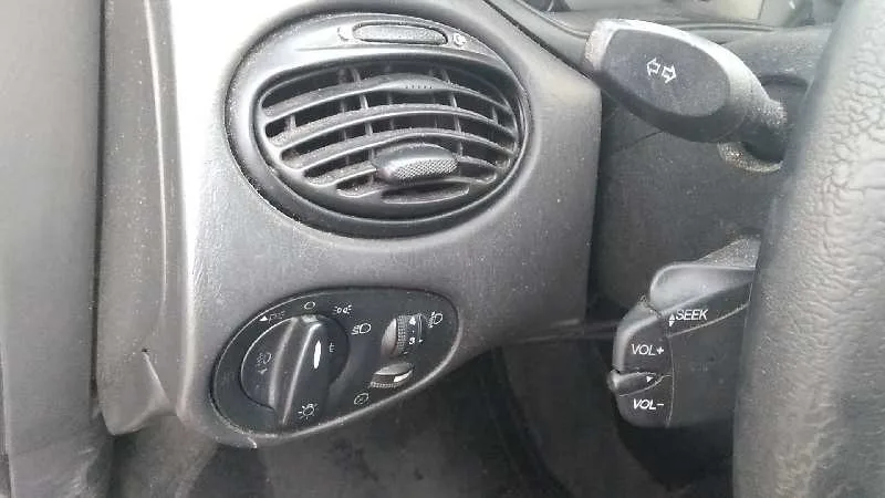 FORD FOCUS BERLINA (CAK) '2001 1.8 TDDI TURBODIESEL CAT NEGRO
