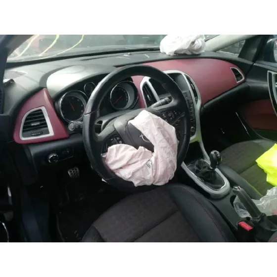 OPEL ASTRA J GTC '2012 SPORT