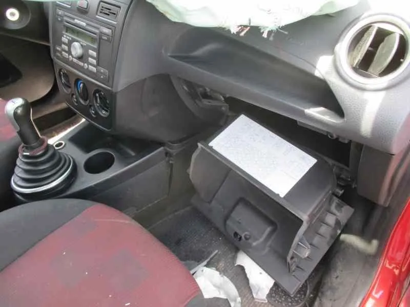 FORD FIESTA (CBK) '2006 AMBIENTE GRANATE