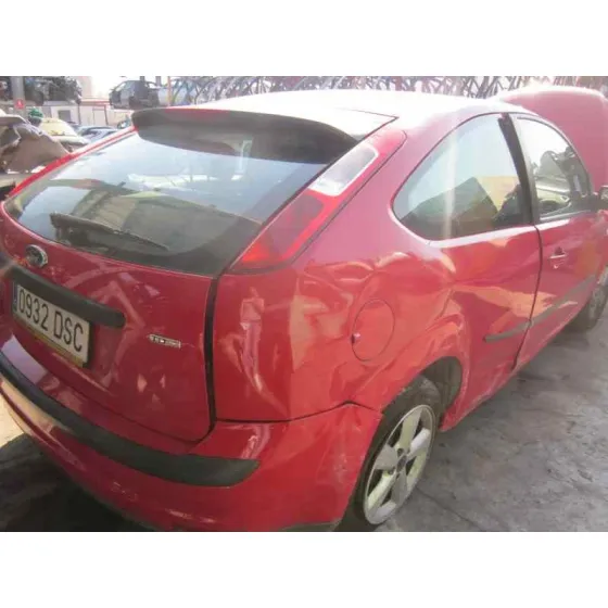 FORD FOCUS BERLINA (CAP) '2005 TREND ROJO