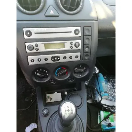 FORD FIESTA (CBK) '2005 1.4 16V CAT GRIS