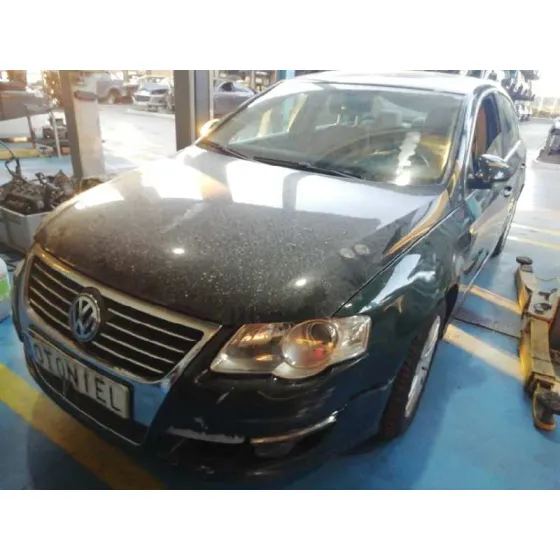 VOLKSWAGEN PASSAT BERLINA (3C2) '2005 ADVANCE VERDE