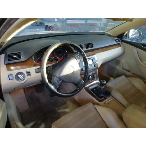 VOLKSWAGEN PASSAT BERLINA (3C2) '2005 ADVANCE VERDE