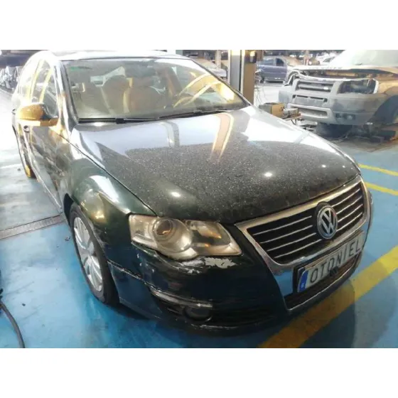 VOLKSWAGEN PASSAT BERLINA (3C2) '2005 ADVANCE VERDE