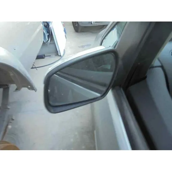 FORD FOCUS C-MAX (CAP) '2005 GHIA (D) PLATA