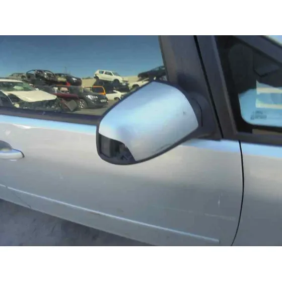 FORD FOCUS C-MAX (CAP) '2005 GHIA (D) PLATA