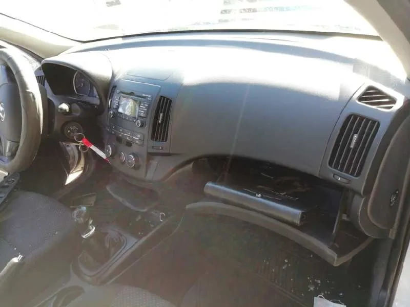 HYUNDAI I30 HYUNDAI I30 '2011 1.6 CRDI CAT BLANCO 2007