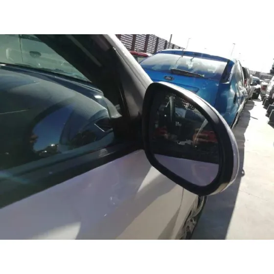 HYUNDAI I30 '2011 1.6 CRDI CAT BLANCO