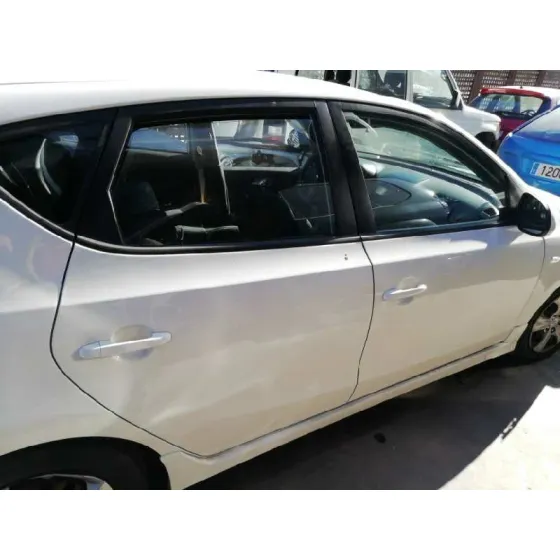 HYUNDAI I30 '2011 1.6 CRDI CAT BLANCO