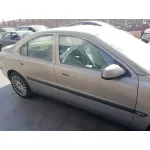 VOLVO S60 BERLINA VOLVO S60 BERLINA '2001 2.4 T / 2.5 T DORADO 2001