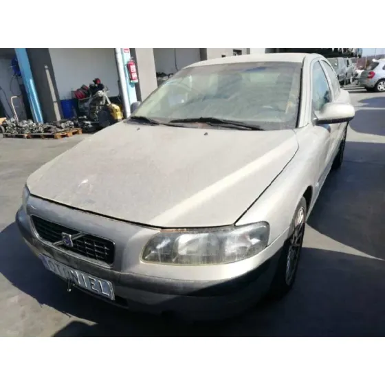 VOLVO S60 BERLINA '2001 2.4 T / 2.5 T DORADO