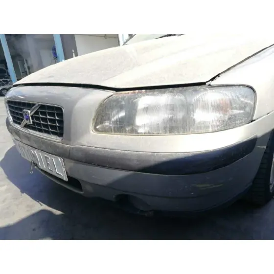 VOLVO S60 BERLINA '2001 2.4 T / 2.5 T DORADO