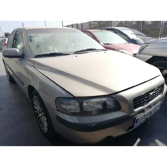 VOLVO S60 BERLINA '2001 2.4 T / 2.5 T DORADO