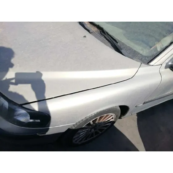 VOLVO S60 BERLINA '2001 2.4 T / 2.5 T DORADO