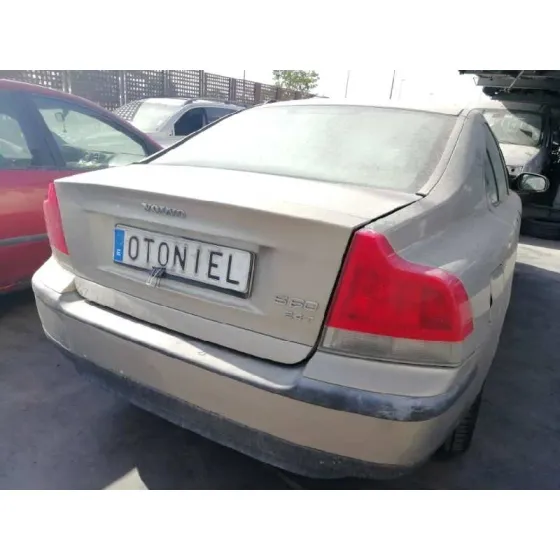 VOLVO S60 BERLINA '2001 2.4 T / 2.5 T DORADO