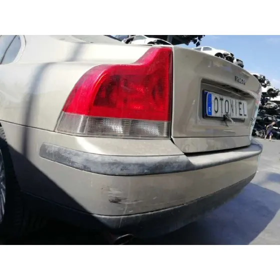VOLVO S60 BERLINA '2001 2.4 T / 2.5 T DORADO