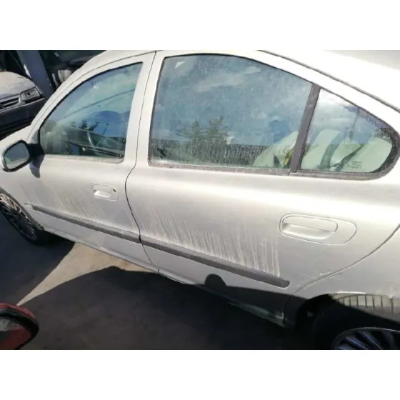 VOLVO S60 BERLINA '2001 2.4 T / 2.5 T DORADO