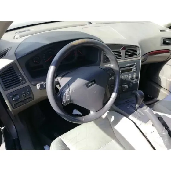 VOLVO S60 BERLINA '2001 2.4 T / 2.5 T DORADO