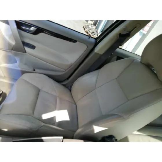 VOLVO S60 BERLINA '2001 2.4 T / 2.5 T DORADO