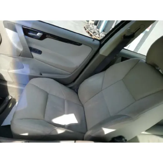 VOLVO S60 BERLINA '2001 2.4 T / 2.5 T DORADO