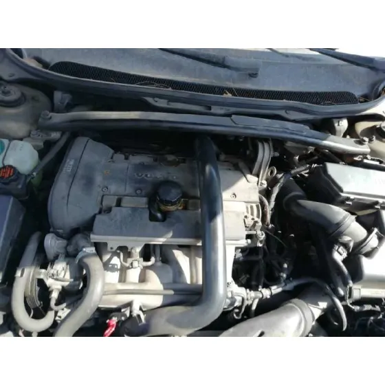 VOLVO S60 BERLINA '2001 2.4 T / 2.5 T DORADO