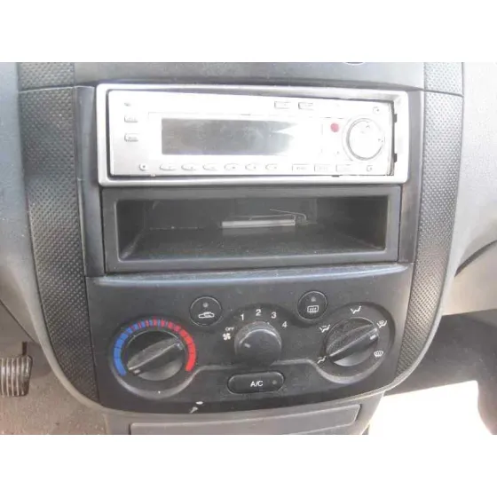 DAEWOO KALOS '2004 1.4 SE GRIS