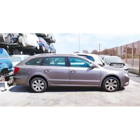 SKODA SUPERB COMBI (3T5) '2010 2.0 TDI DPF GRIS