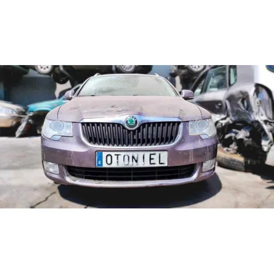 SKODA SUPERB COMBI (3T5) '2010 2.0 TDI DPF GRIS