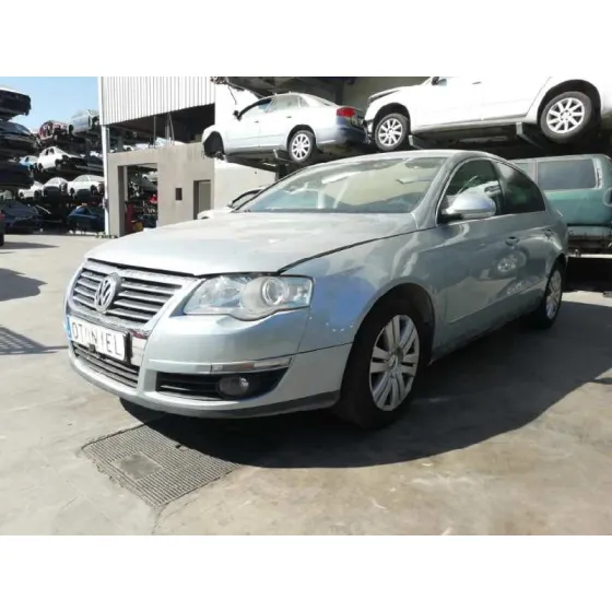 VOLKSWAGEN PASSAT BERLINA (3C2) '2005 ADVANCE AZUL CLARO