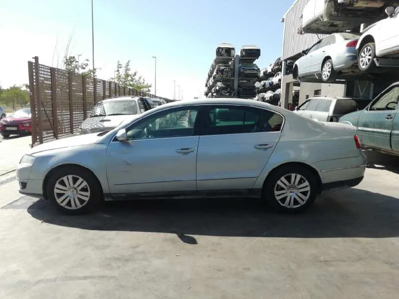 VOLKSWAGEN PASSAT BERLINA (3C2) '2005 ADVANCE AZUL CLARO