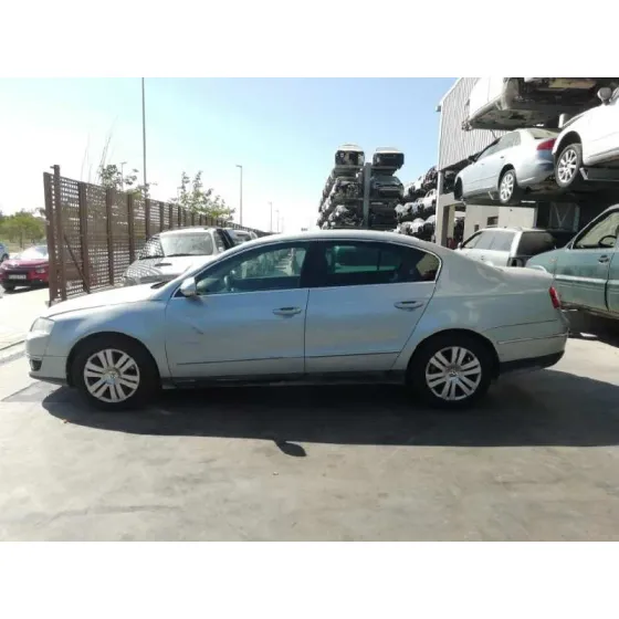 VOLKSWAGEN PASSAT BERLINA (3C2) '2005 ADVANCE AZUL CLARO