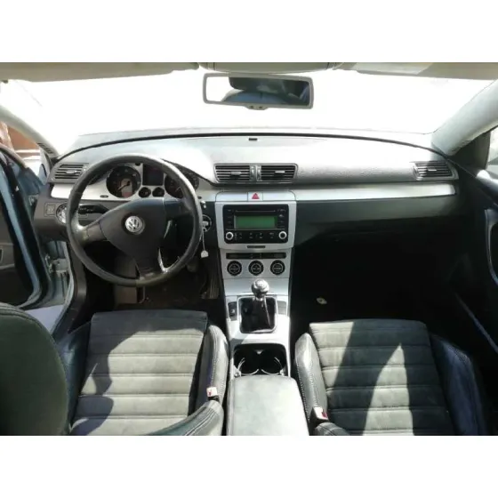 VOLKSWAGEN PASSAT BERLINA (3C2) '2005 ADVANCE AZUL CLARO